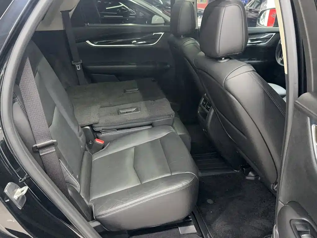 Cadillac XT5 — фото 13