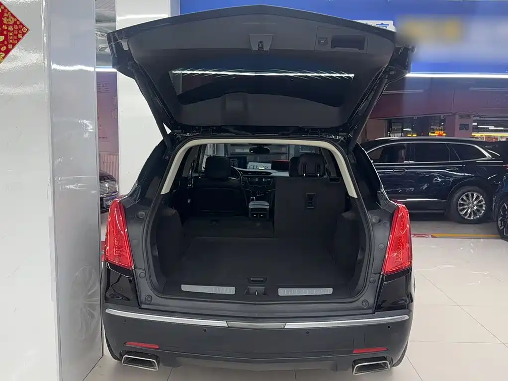 Cadillac XT5 — фото 14