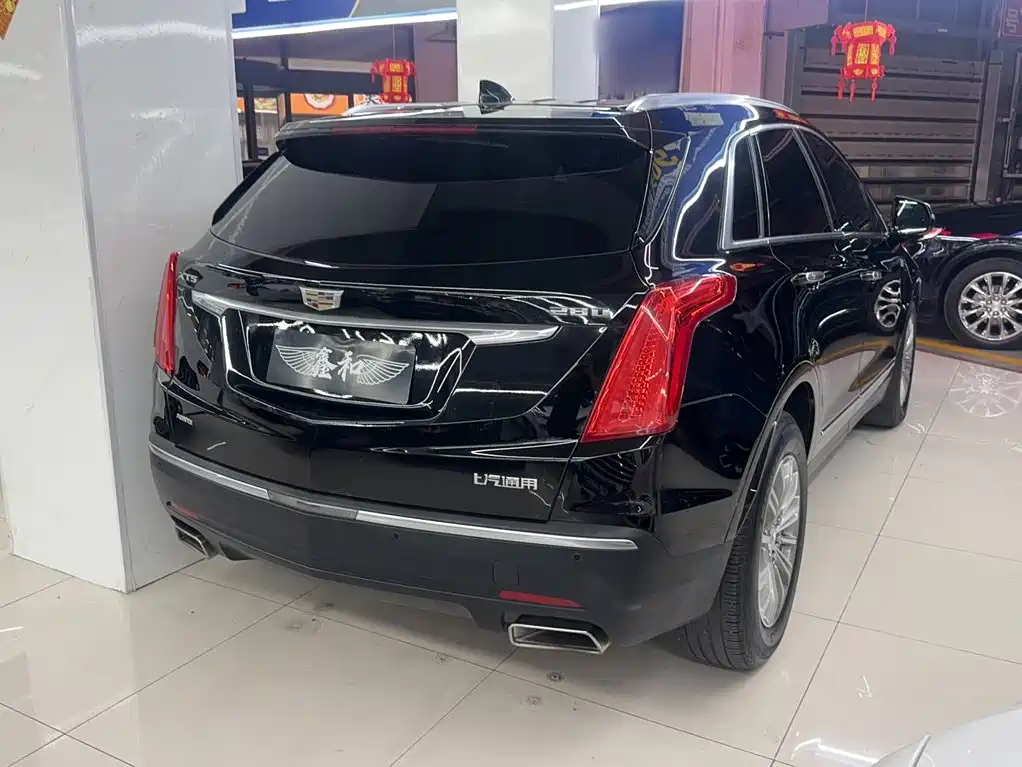 Cadillac XT5 — фото 8