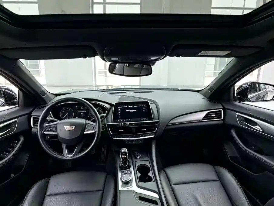 Cadillac CT5 — фото 4