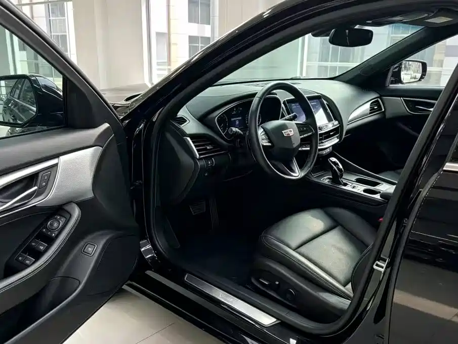Cadillac CT5 — фото 5