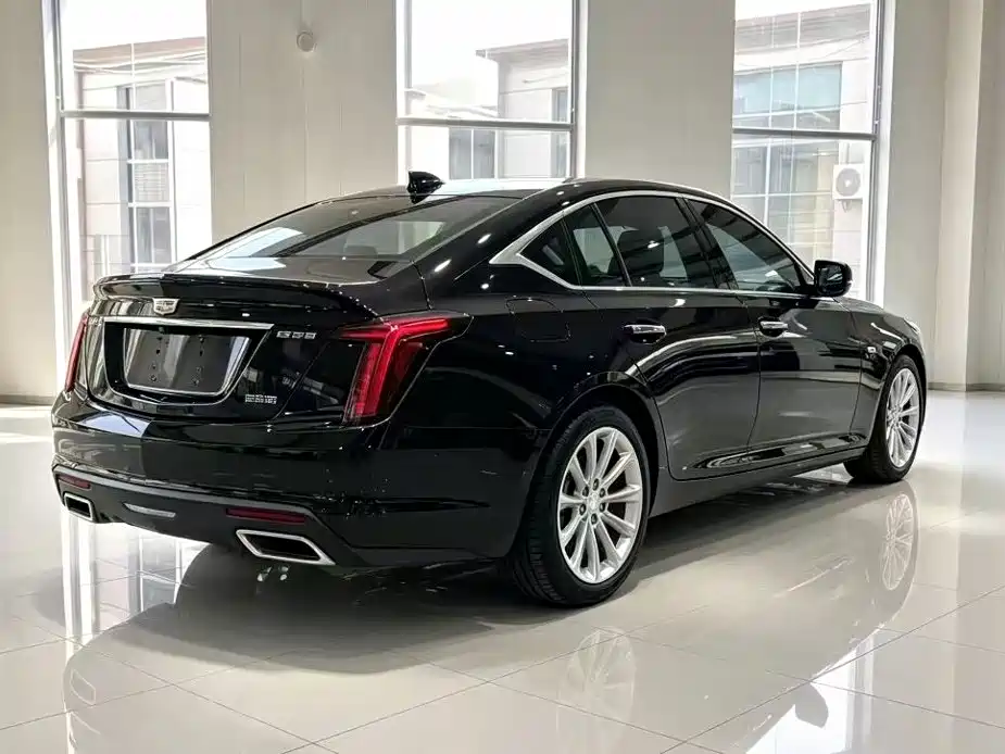 Cadillac CT5 — фото 7