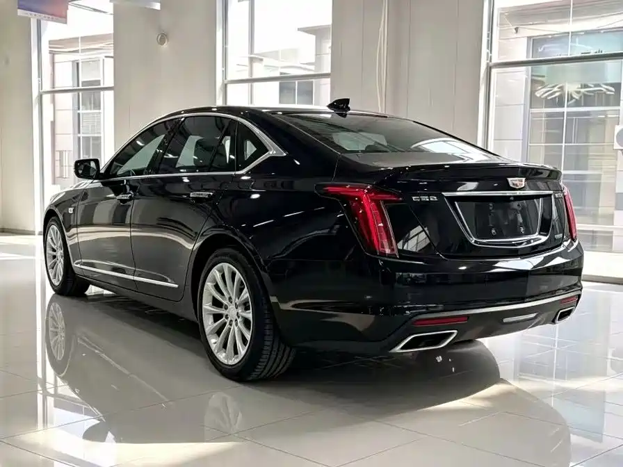 Cadillac CT5 — фото 9