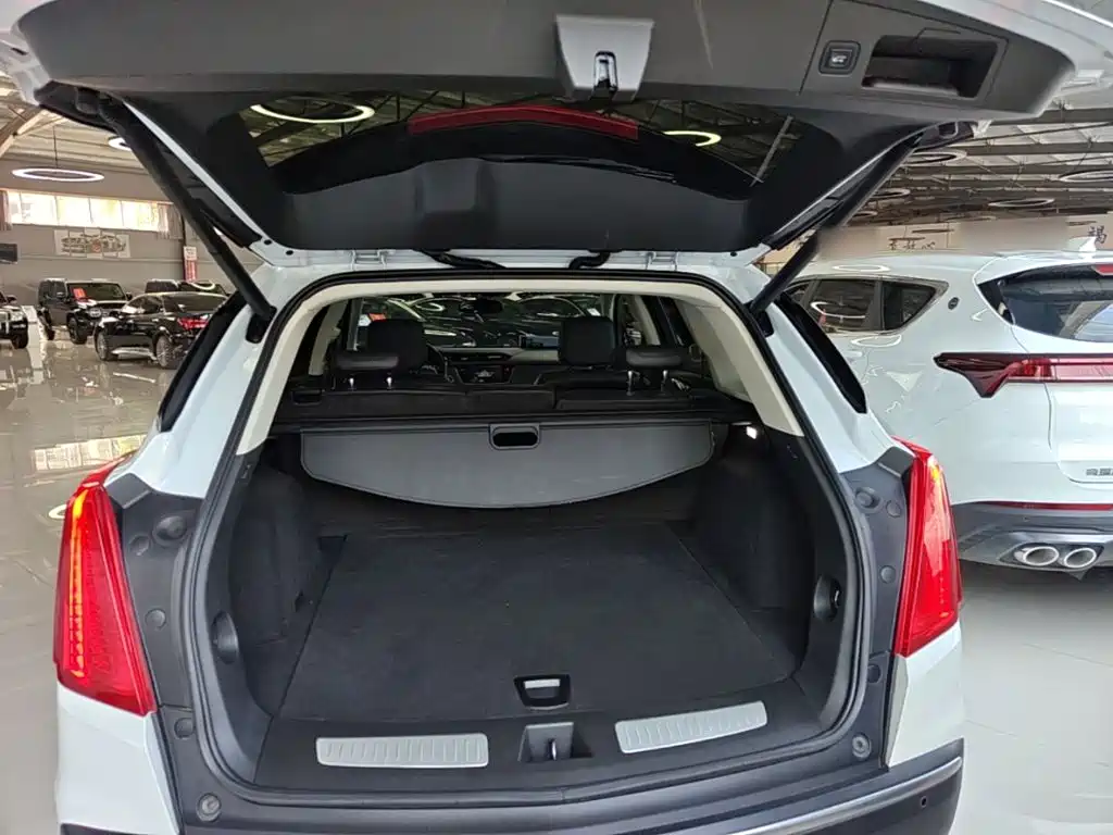 Cadillac XT5 — фото 19