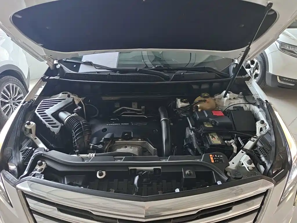 Cadillac XT5 — фото 20