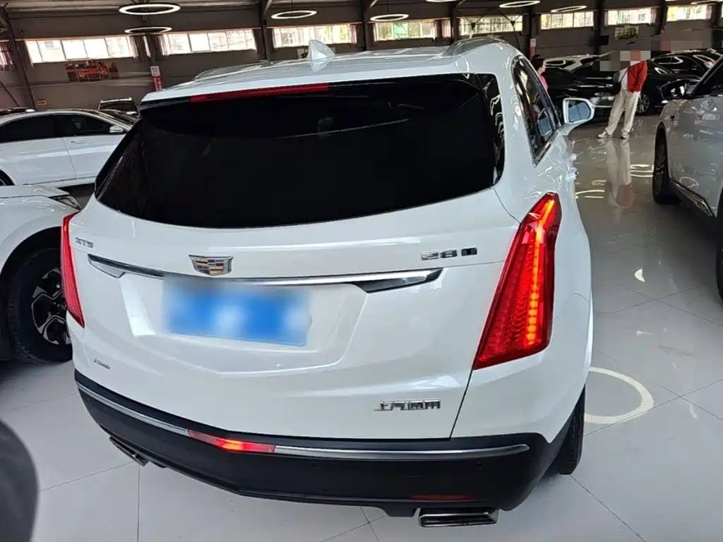Cadillac XT5 — фото 7