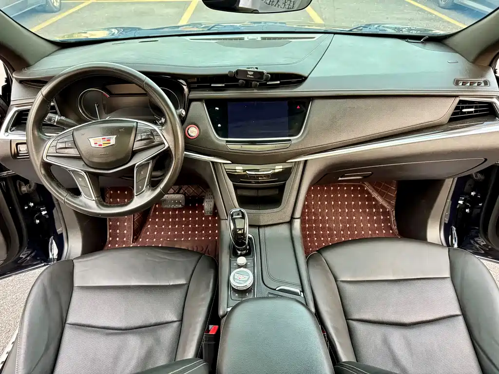 Cadillac XT5 — фото 11