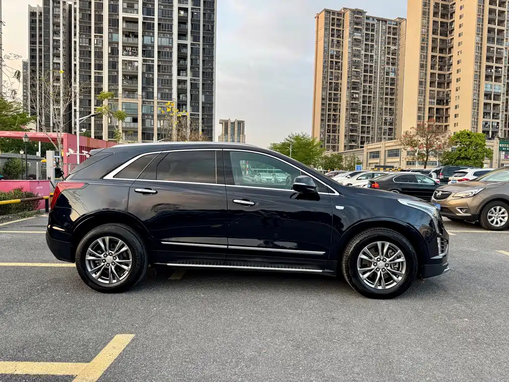 Cadillac XT5 — фото 8