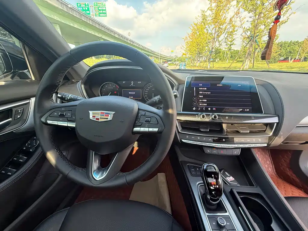 Cadillac CT5 — фото 10