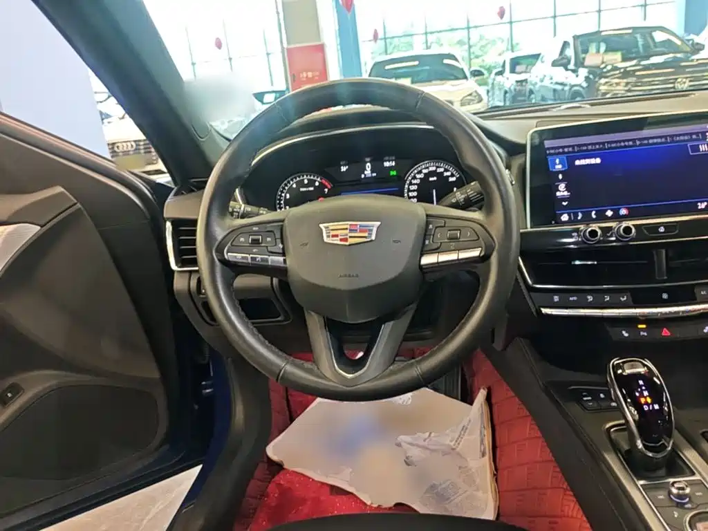 Cadillac CT5 — фото 11