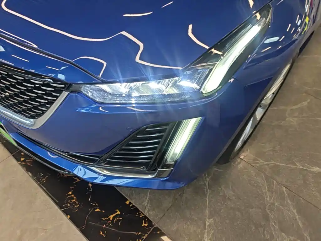 Cadillac CT5 — фото 24