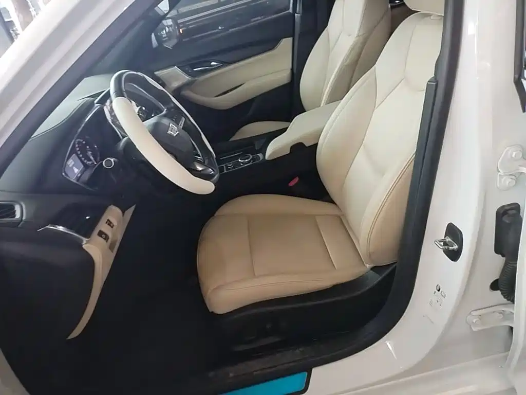Cadillac CT5 — фото 15