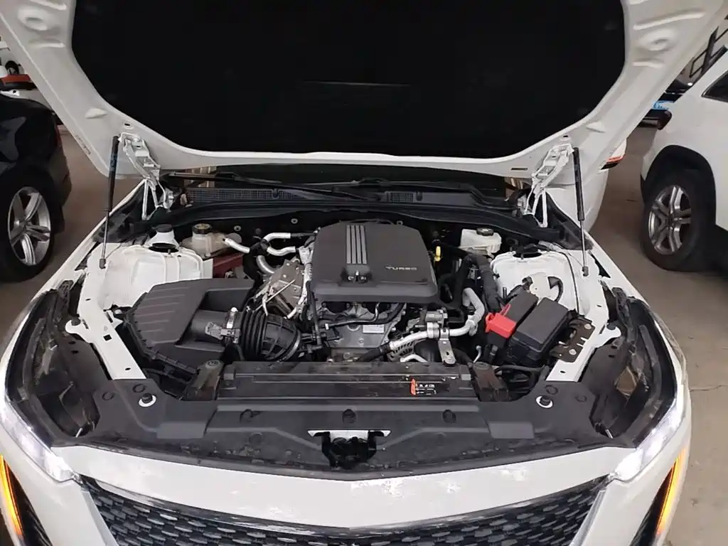 Cadillac CT5 — фото 20