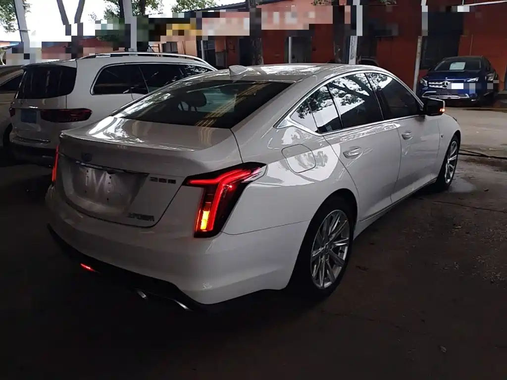 Cadillac CT5 — фото 7