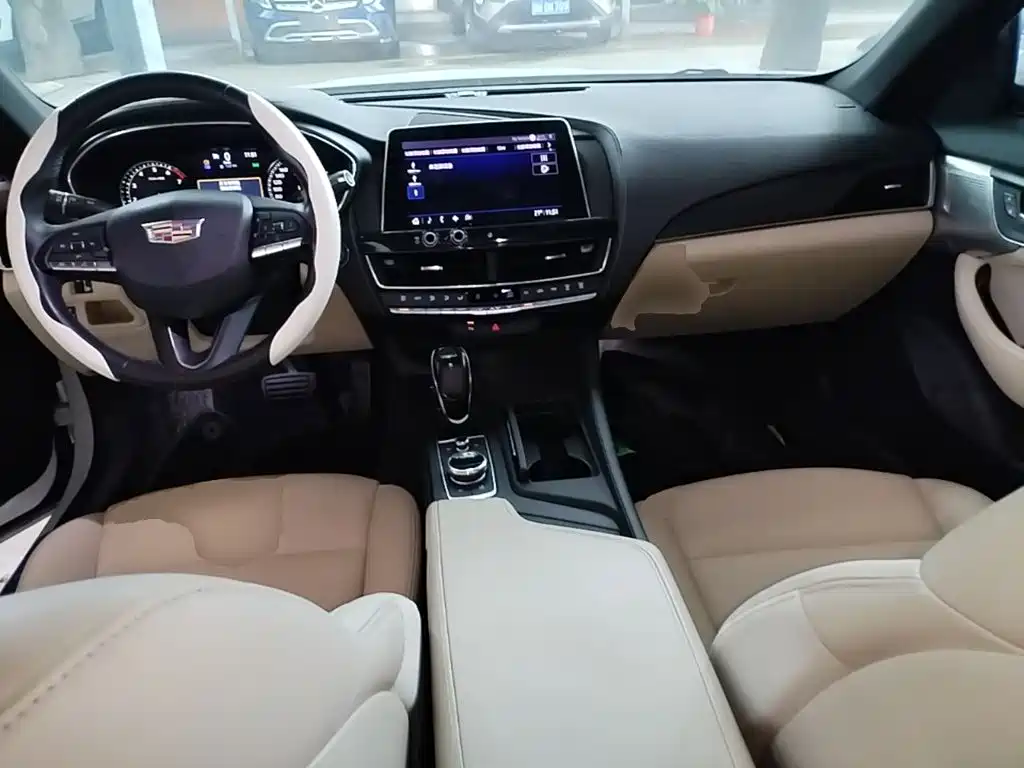 Cadillac CT5 — фото 10