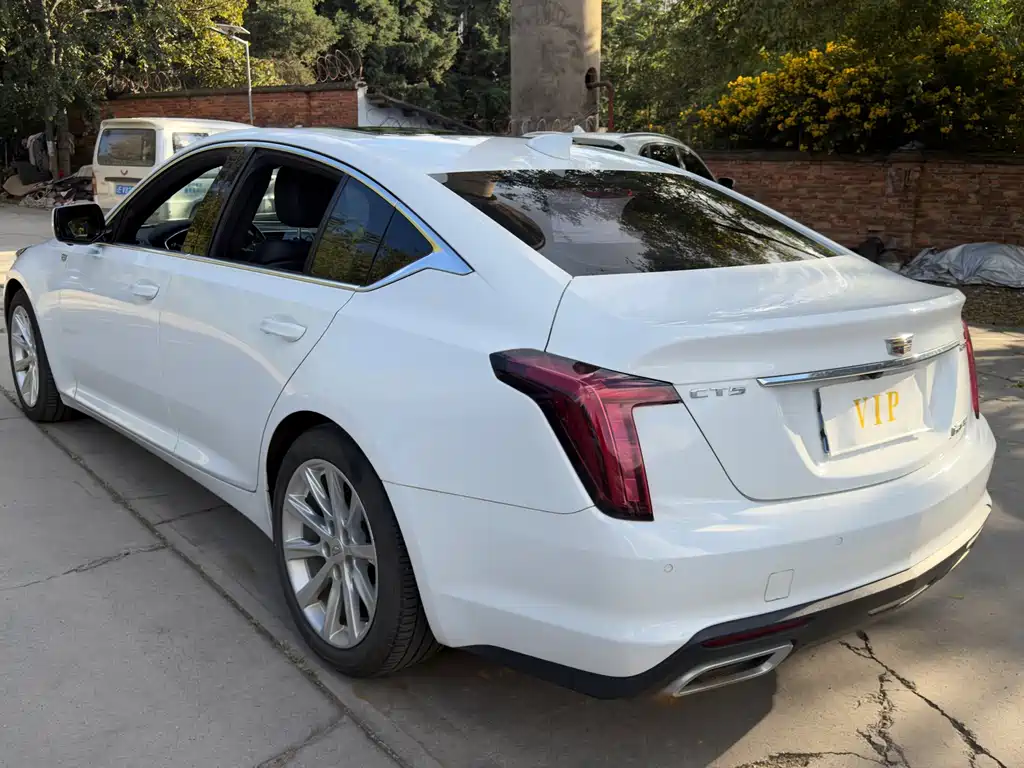Cadillac CT5 — фото 11