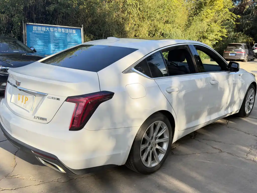 Cadillac CT5 — фото 14