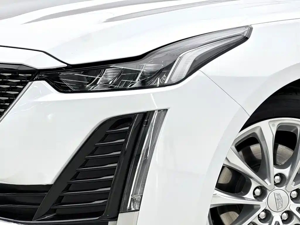 Cadillac CT5 — фото 14