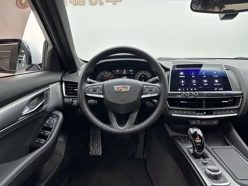 Cadillac CT5 — фото 8
