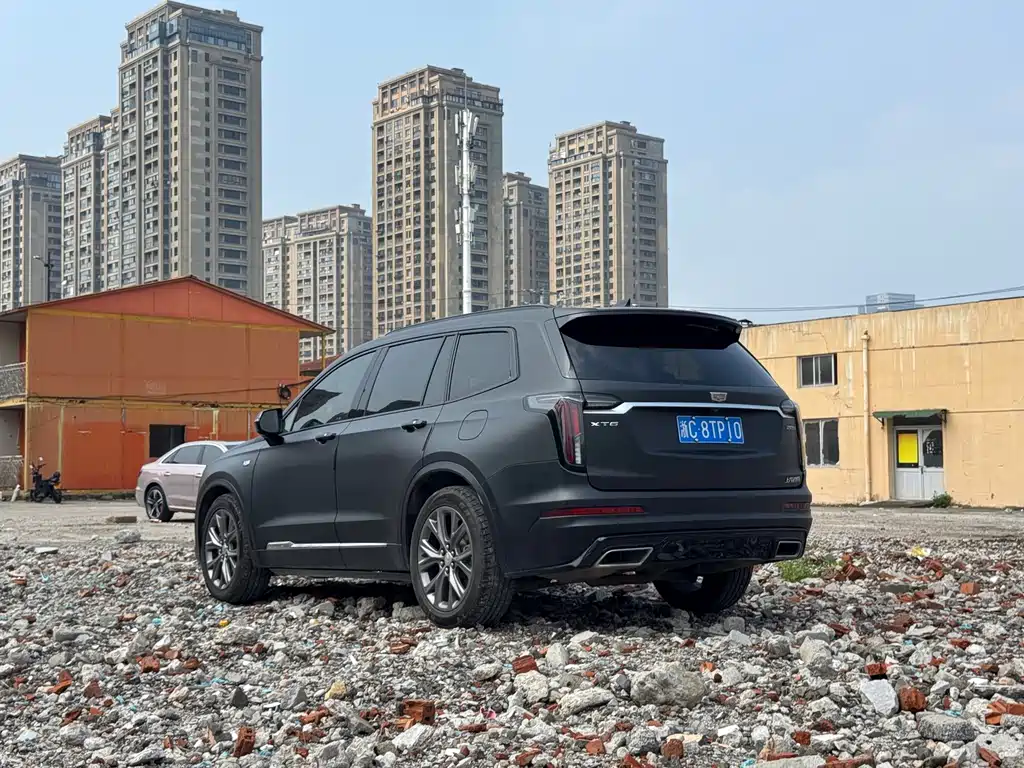Cadillac XT6 — фото 10