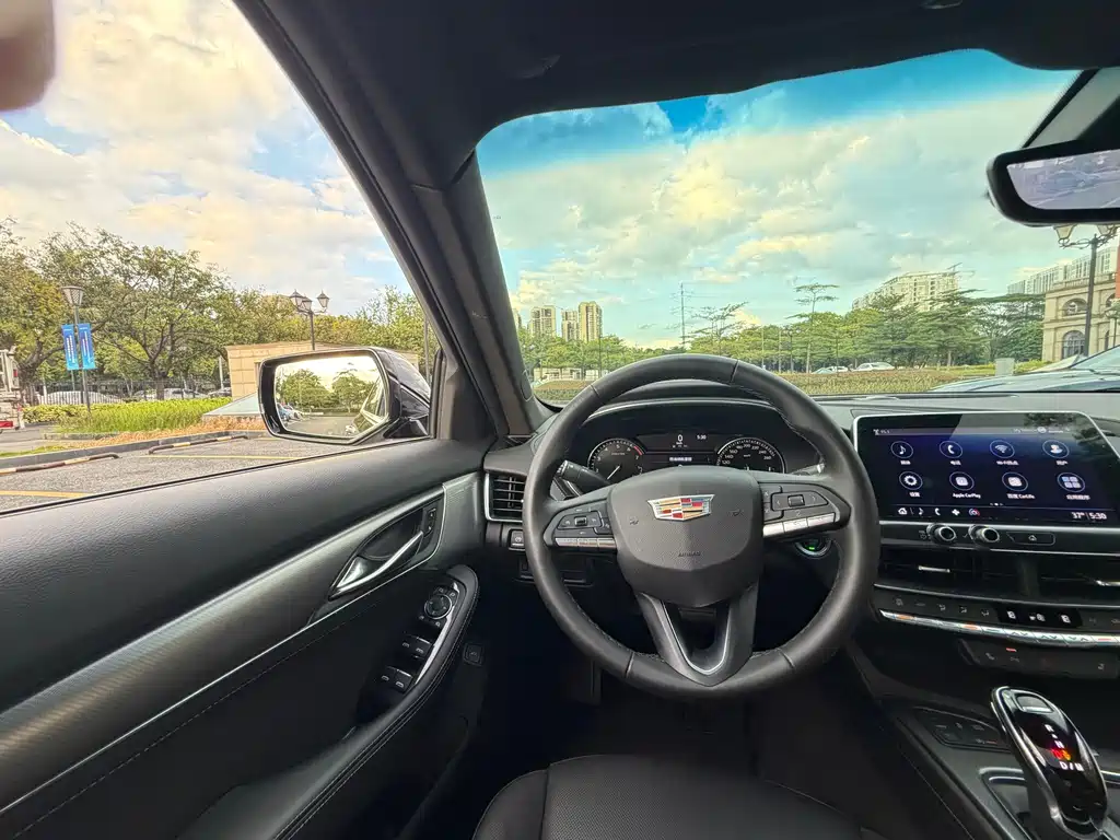 Cadillac CT5 — фото 13