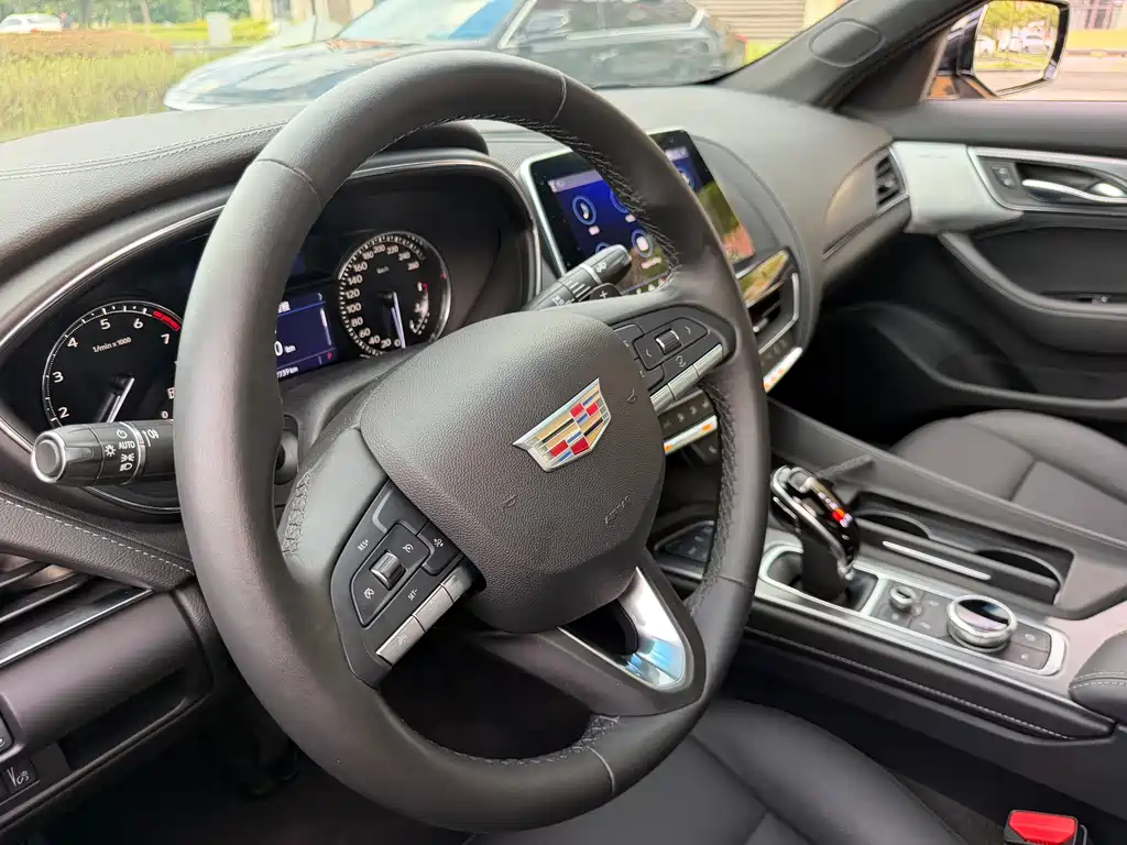 Cadillac CT5 — фото 18