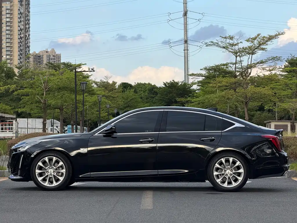 Cadillac CT5 — фото 7