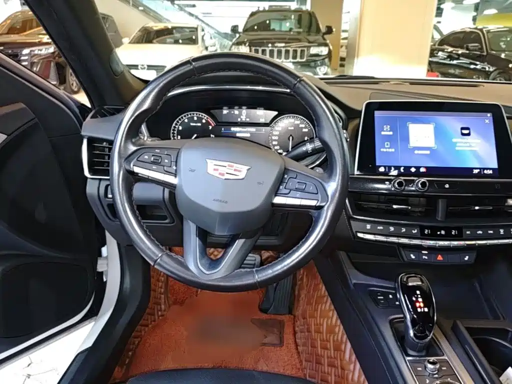 Cadillac CT5 — фото 11