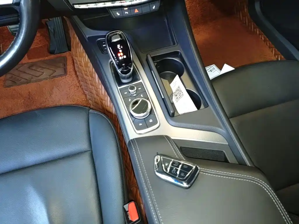 Cadillac CT5 — фото 14
