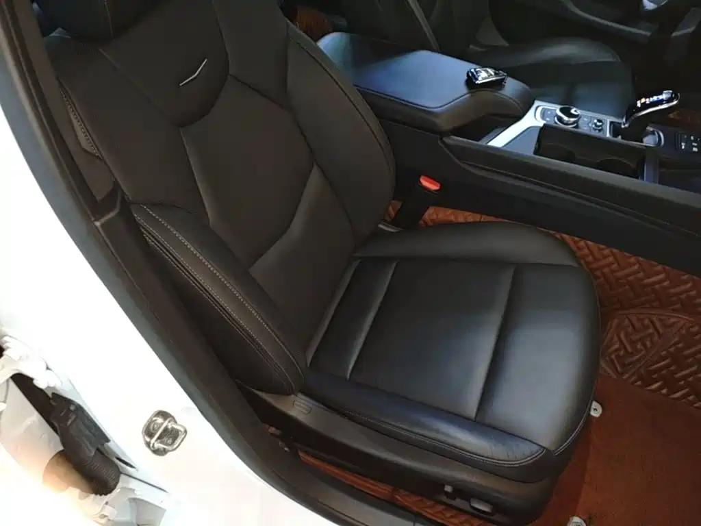Cadillac CT5 — фото 25
