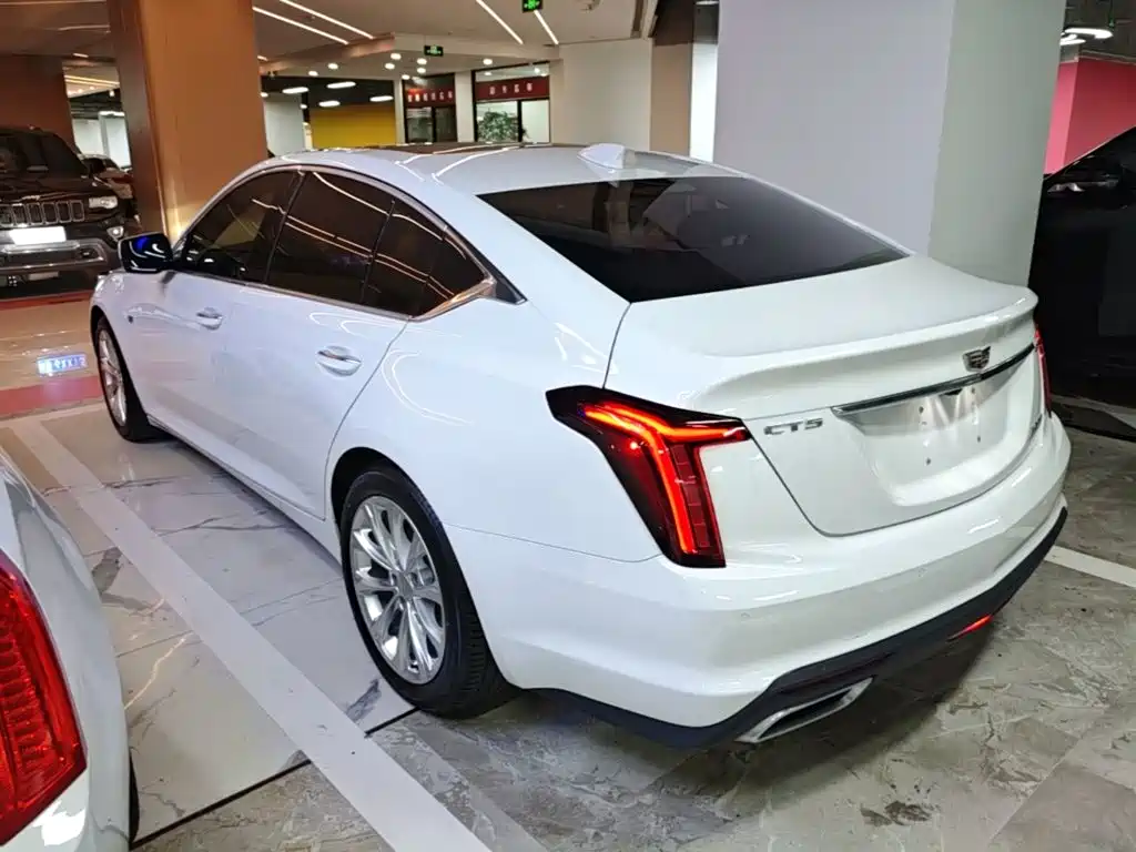 Cadillac CT5 — фото 5