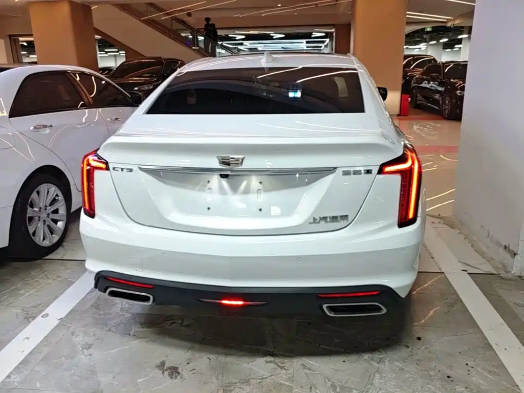 Cadillac CT5 — фото 6