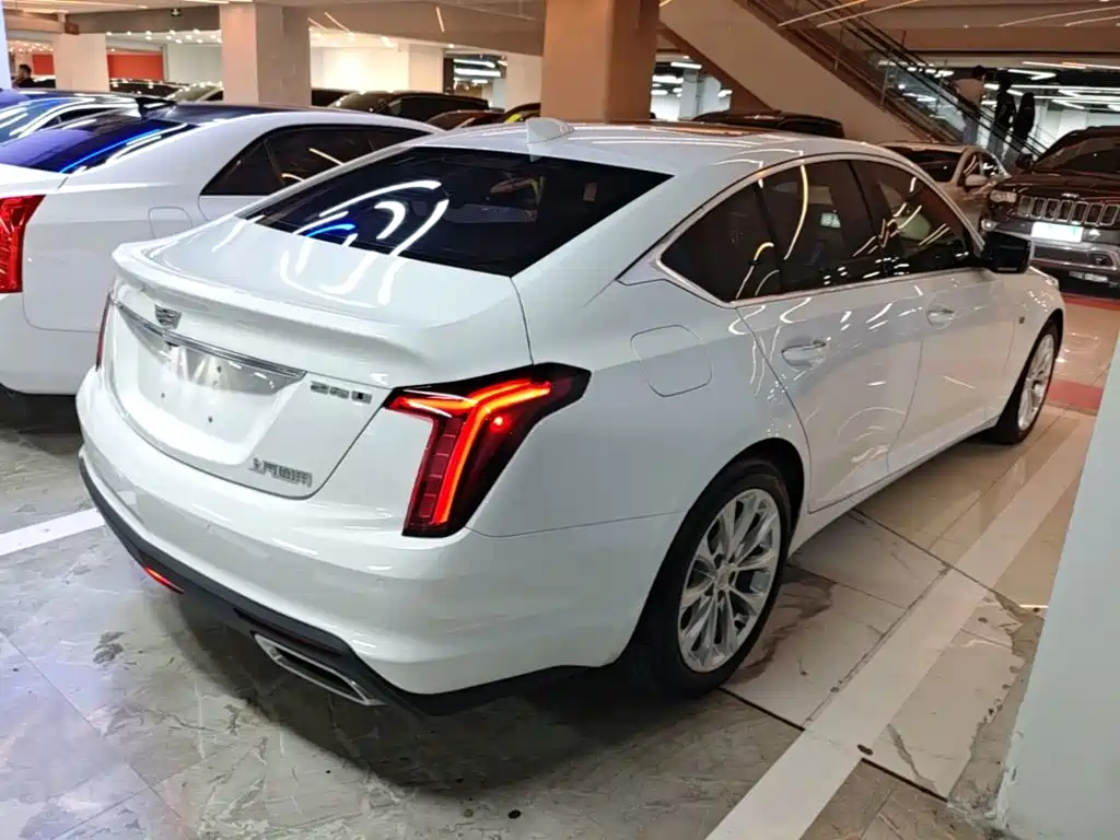 Cadillac CT5 — фото 7