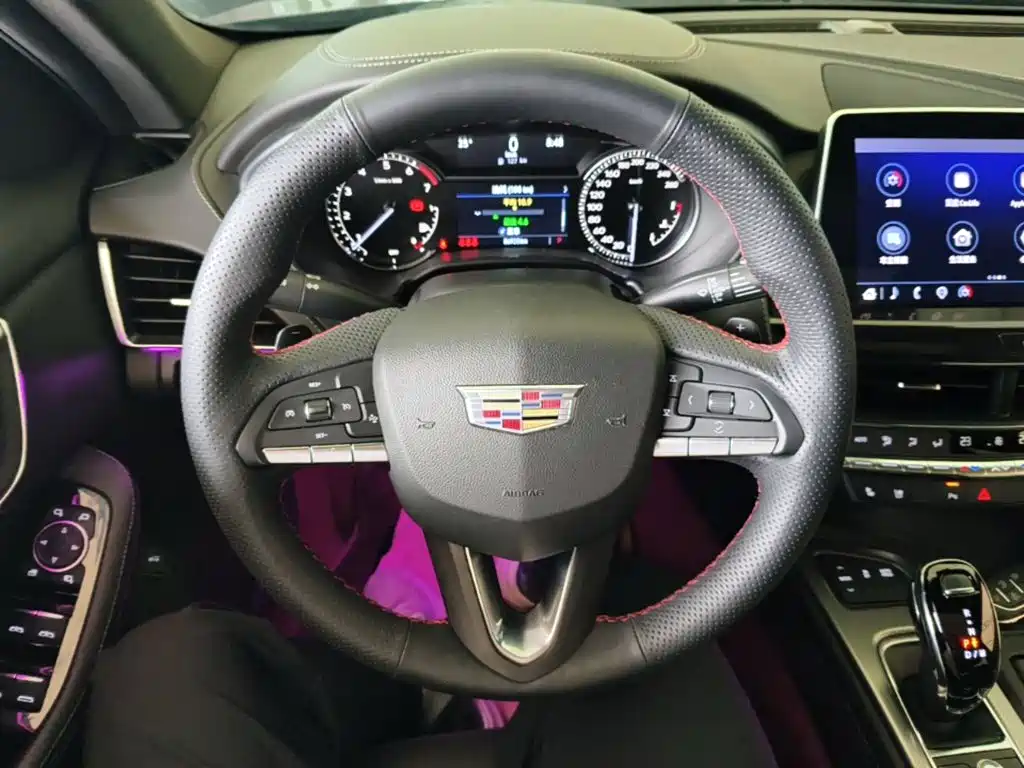 Cadillac CT5 — фото 11