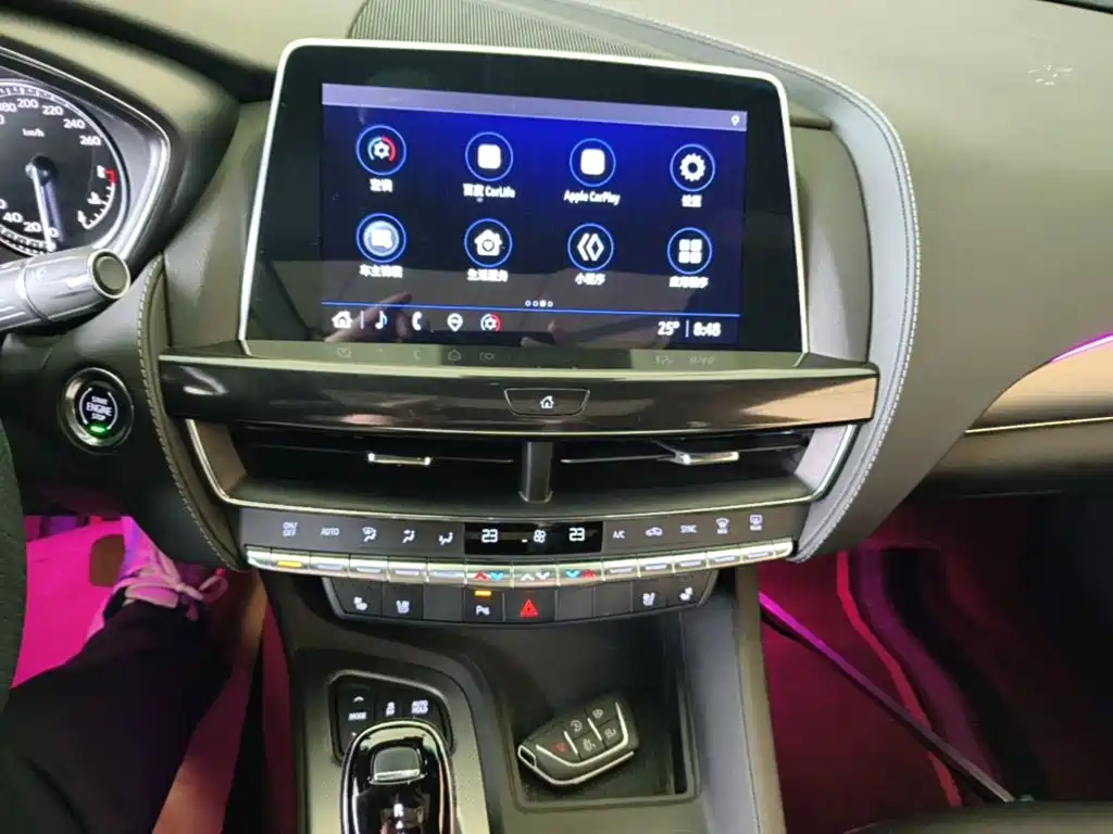 Cadillac CT5 — фото 13