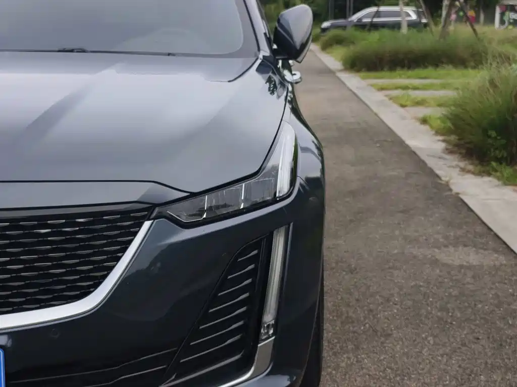 Cadillac CT5 — фото 24