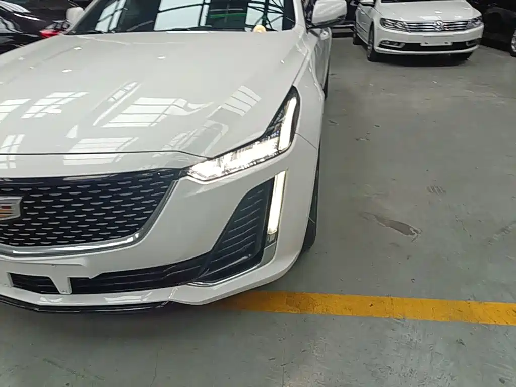 Cadillac CT5 — фото 24
