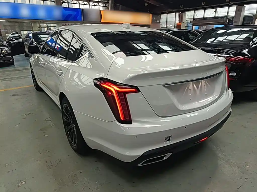 Cadillac CT5 — фото 5