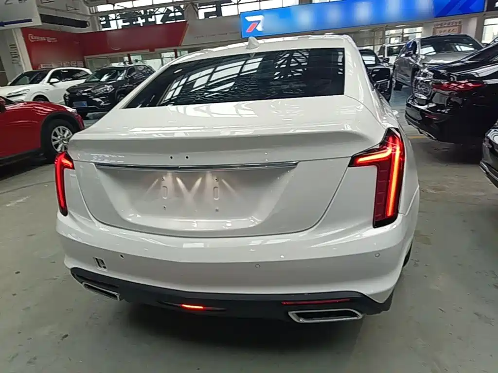 Cadillac CT5 — фото 6