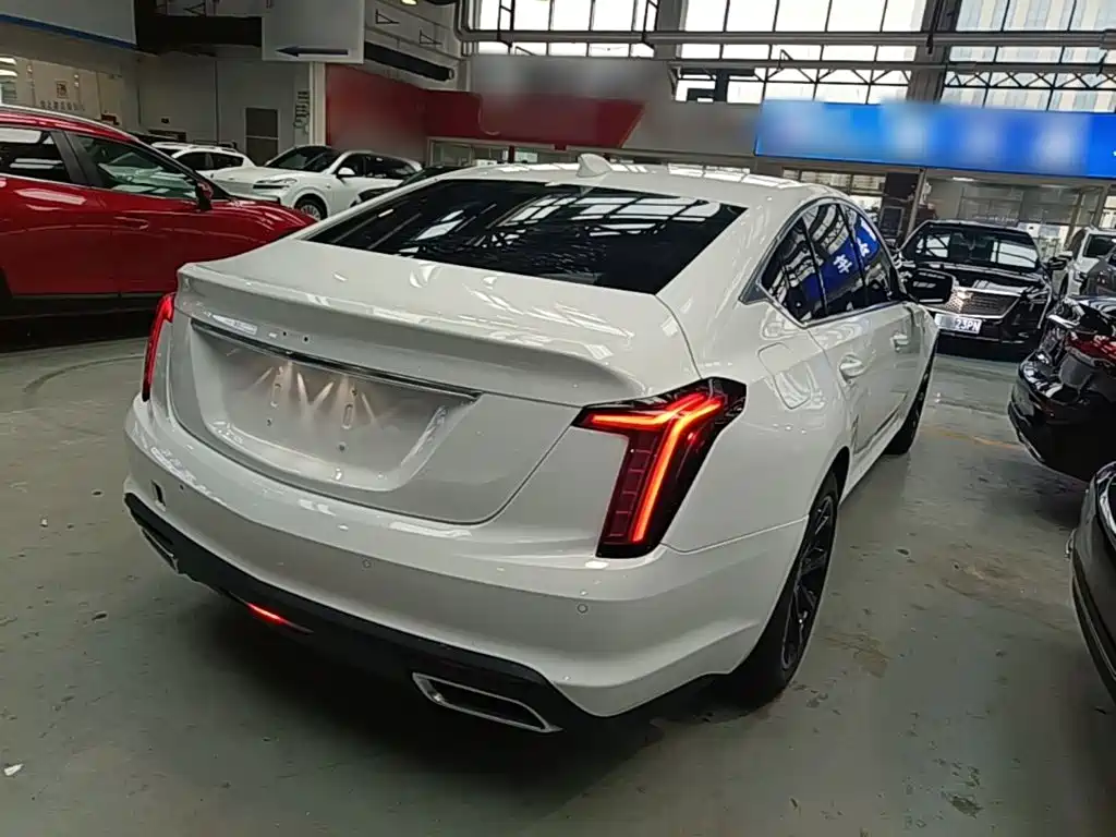 Cadillac CT5 — фото 7