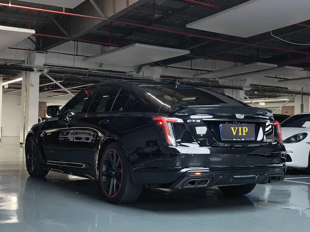 Cadillac CT5 — фото 13