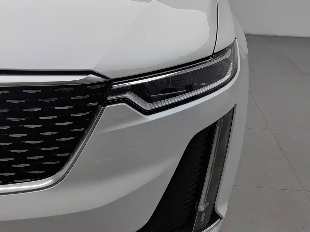 Cadillac XT6 — фото 7