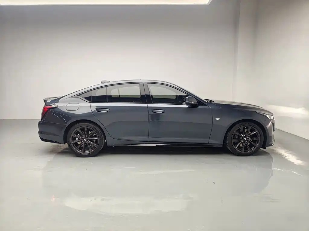 Cadillac CT5 — фото 11
