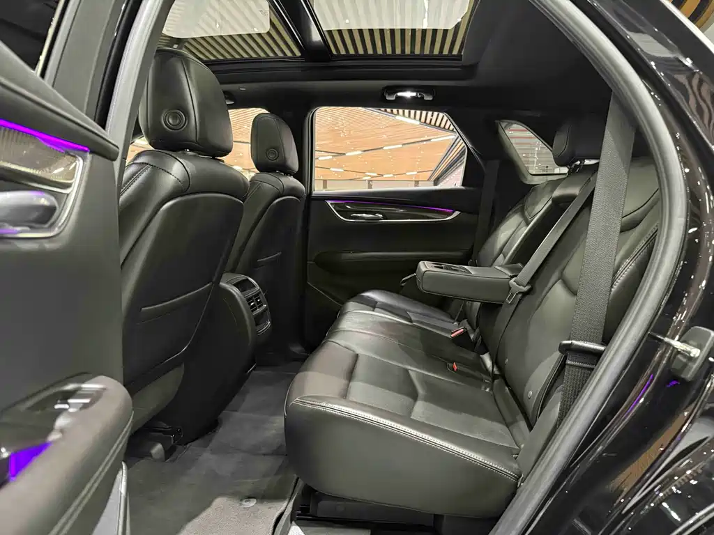 Cadillac XT5 — фото 13