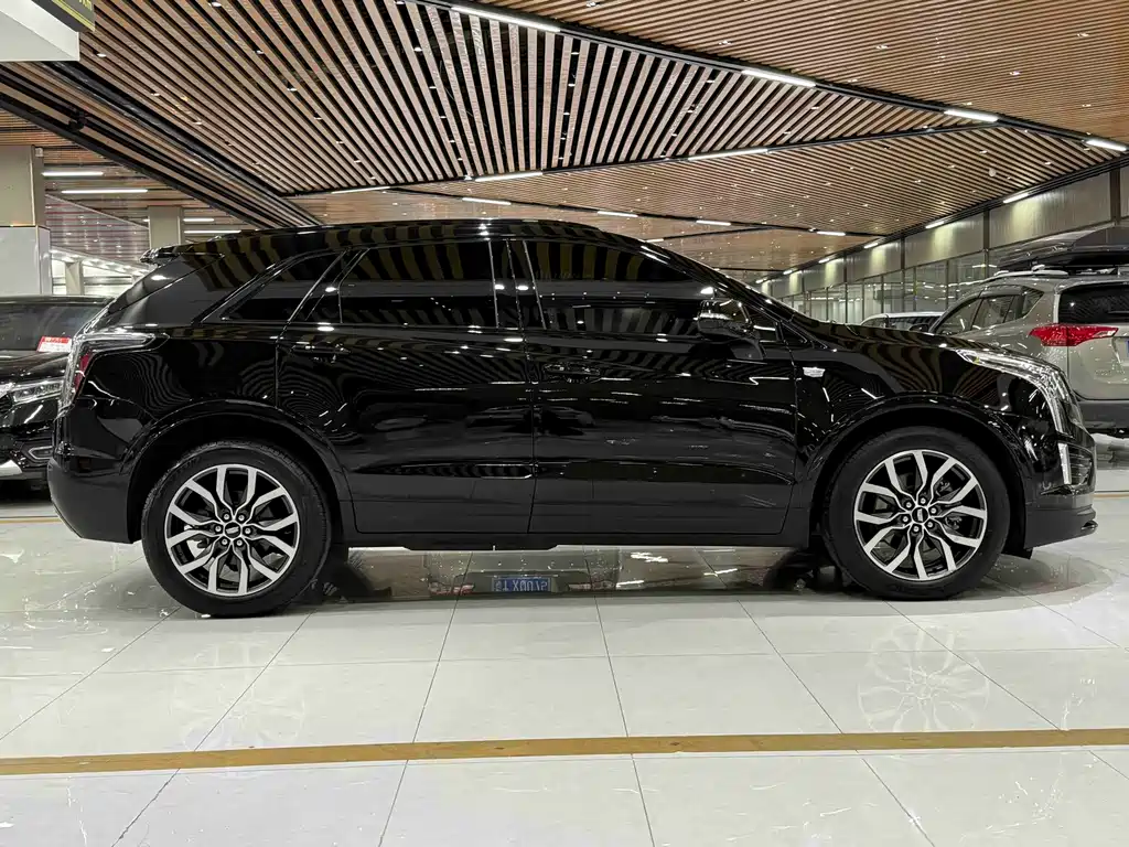Cadillac XT5 — фото 7