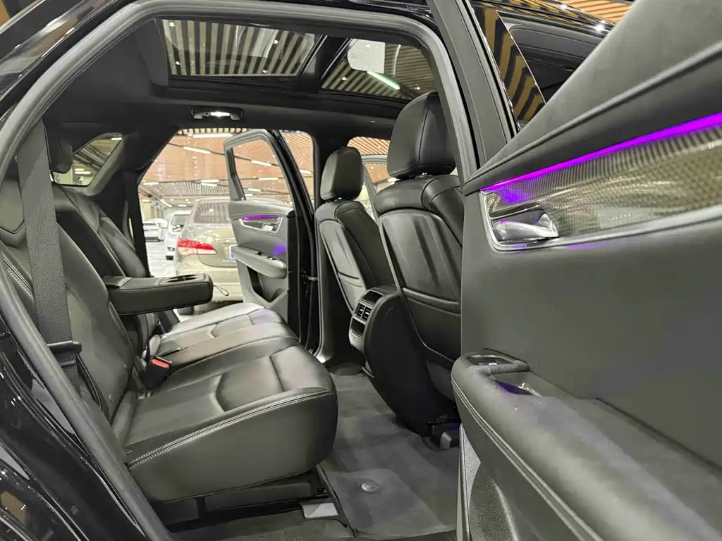Cadillac XT5 — фото 9