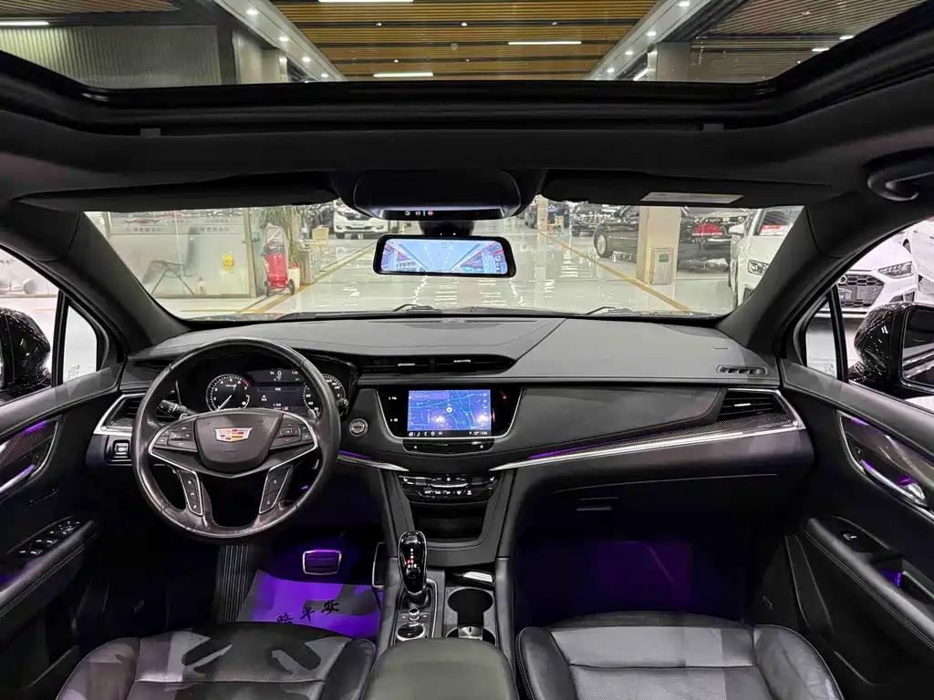 Cadillac XT5 — фото 10