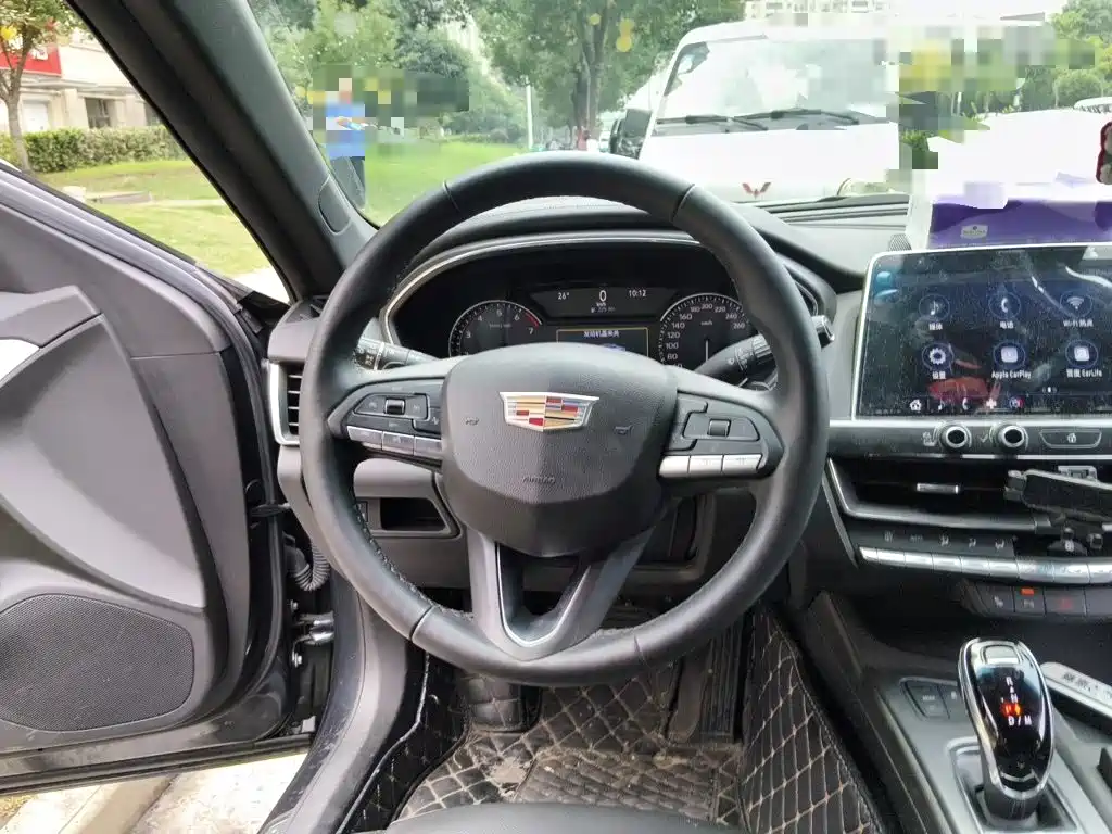 Cadillac CT5 — фото 11
