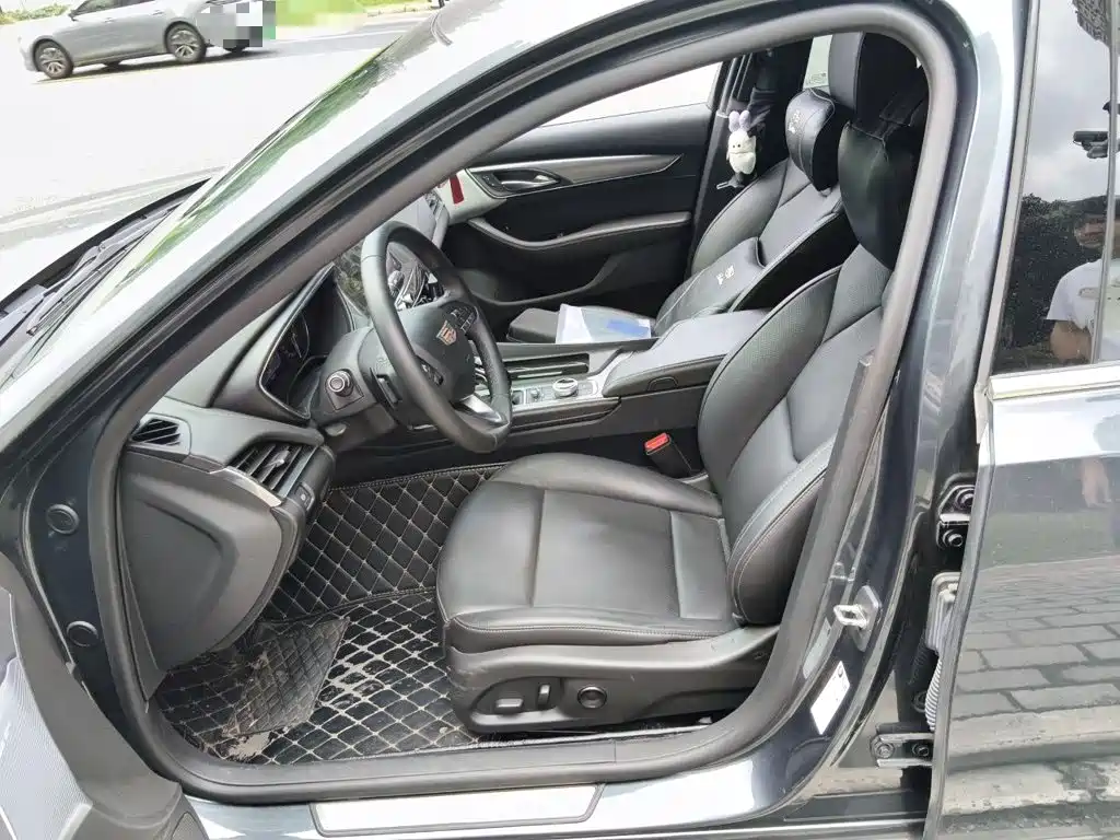 Cadillac CT5 — фото 16