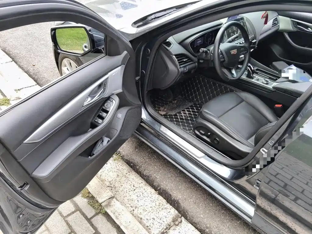Cadillac CT5 — фото 17